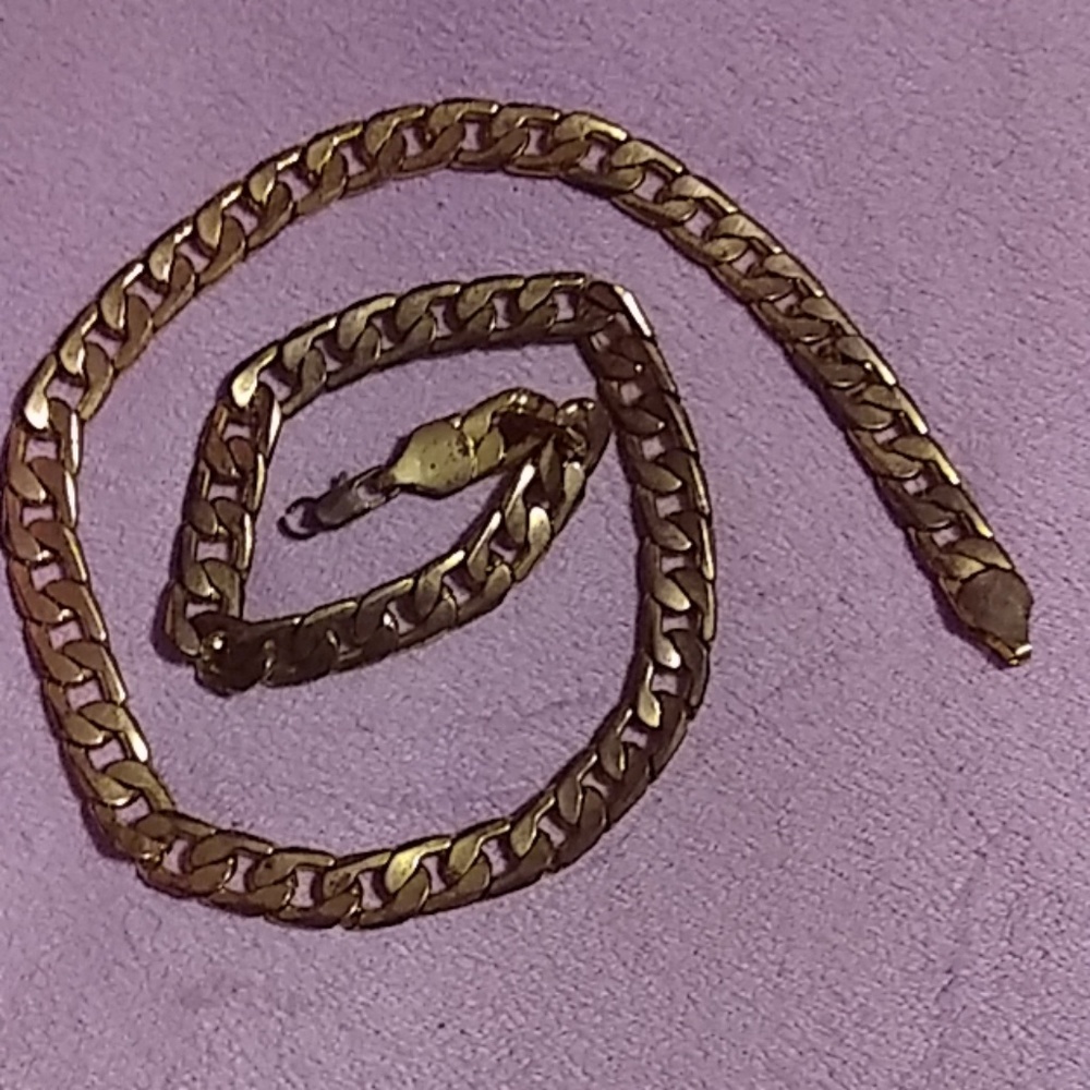 Fake gold cubin link starting to change color